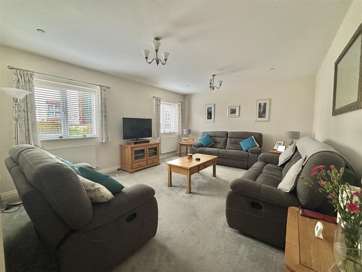 Voylart Close, Dunvant, Swansea